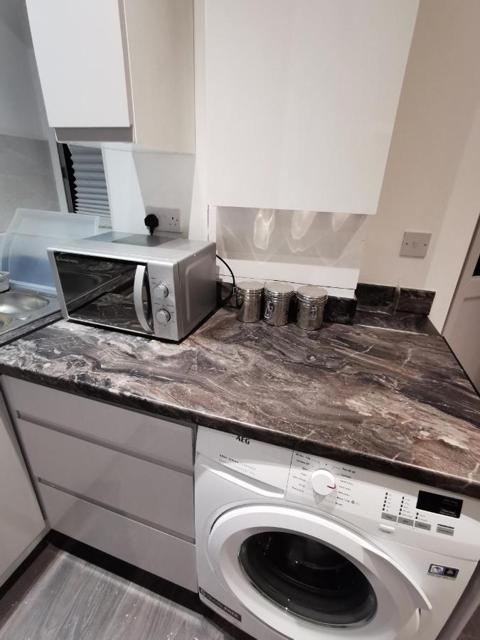 Studio Self Contained Double Bedroom لندن المظهر الخارجي الصورة